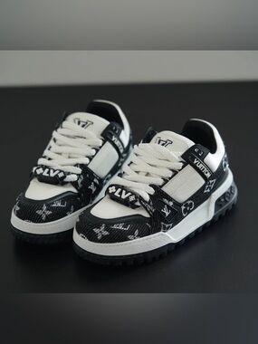 Louis Vuitton Black & White Monogram Low-Top Sneakers
